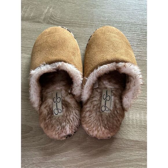 NWOT … JESSICA SIMPSON “Size: S - (6-7)” Slip On Slippers - Picture 4 of 5